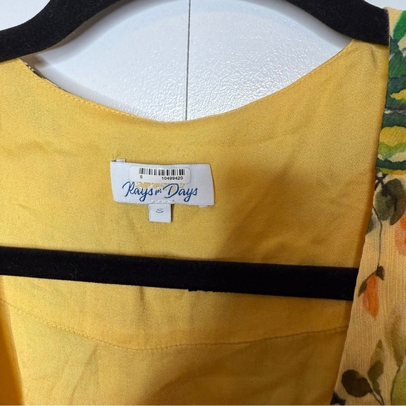 Rays for Days Eva Dress Late Sunsets - Yellow Floral Small - Picture 4 of 11